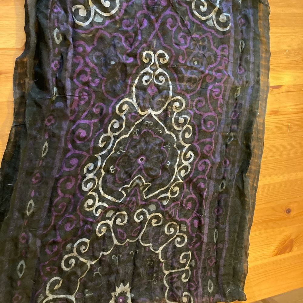 Light Weight Spring Scarf - Picture 3 of 4